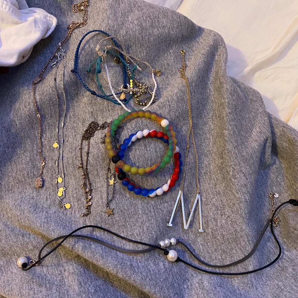 Trendy Jewelry Bundle (Brandy Melville, Puravida+)